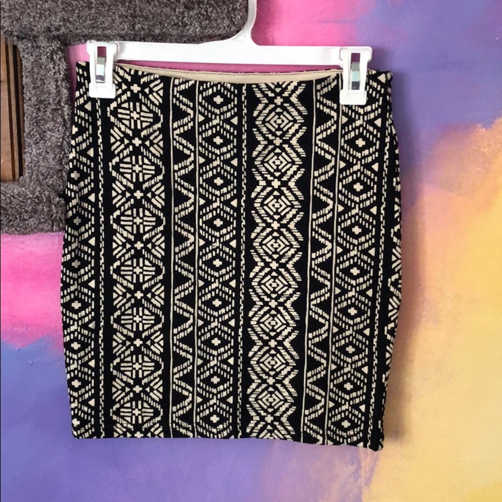 Tribal mini skirt M